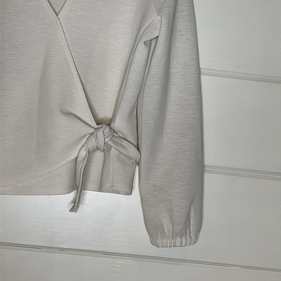 Texture & Thread by Madewell cream deep v-neck wrap top blouse with knot - Picture 4 of 8